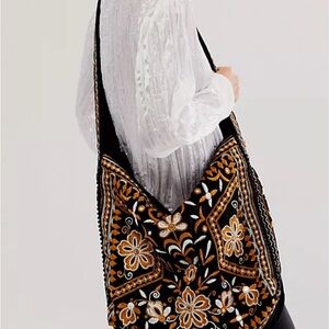 Free people Vic velvet slouchy bag RARE